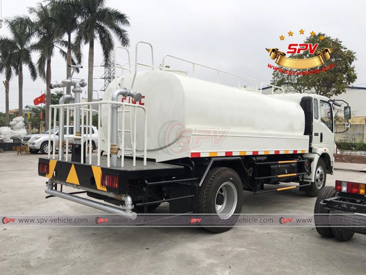 6,000 Litres Water Bowser Sinotruk - RB